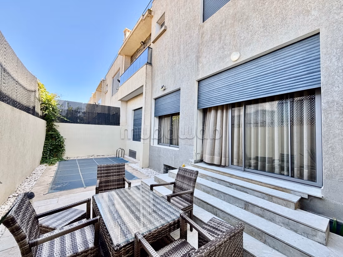 4 Bedroom Villa with Pool in Tamaris, Renovated