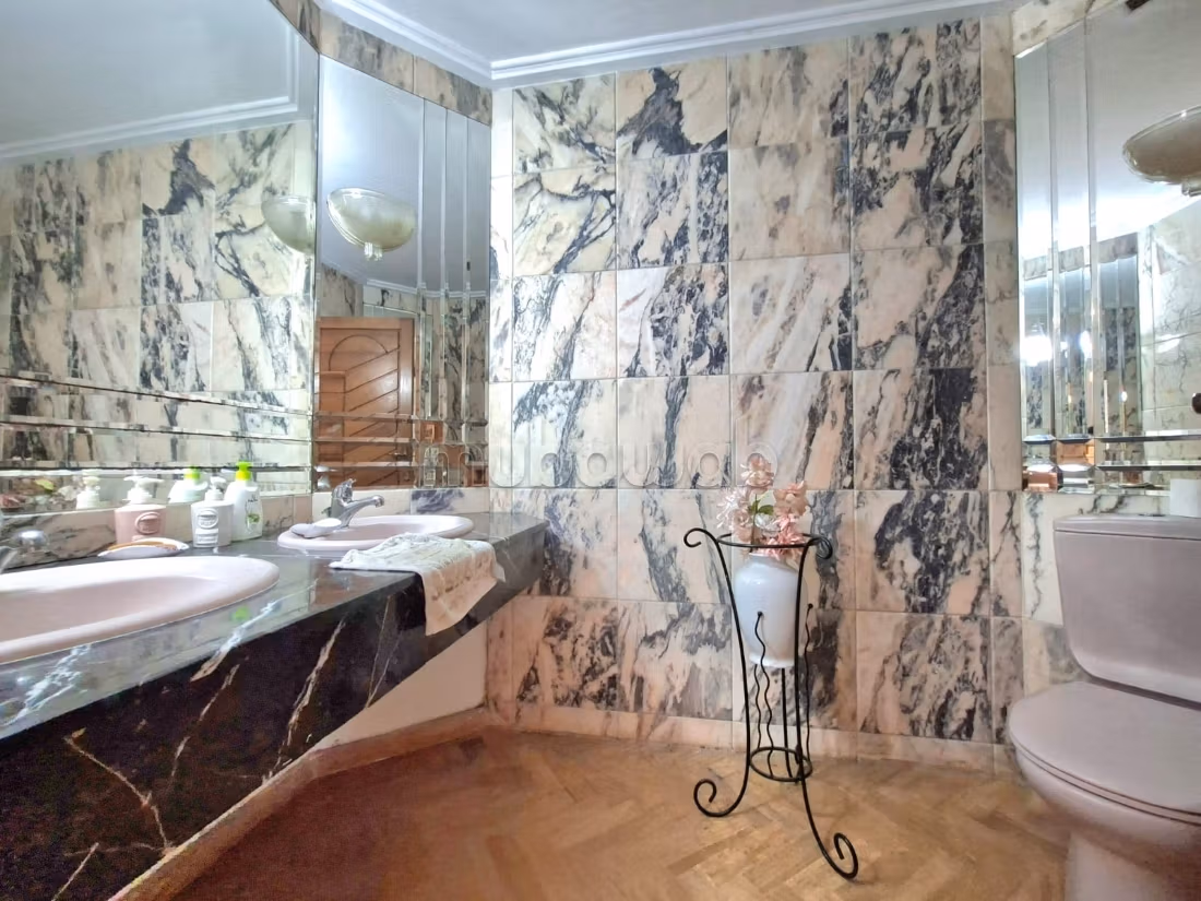 Appartement 285 m² à Triangle d'Or — 20