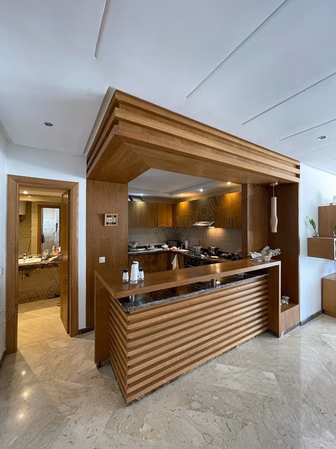 Luxueus gemeubileerd 2-slaapkamer appartement met terras