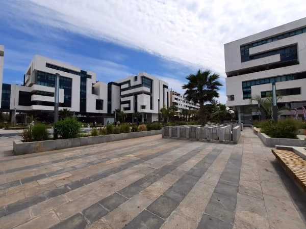 Villa alouer de 300m2/ defacade