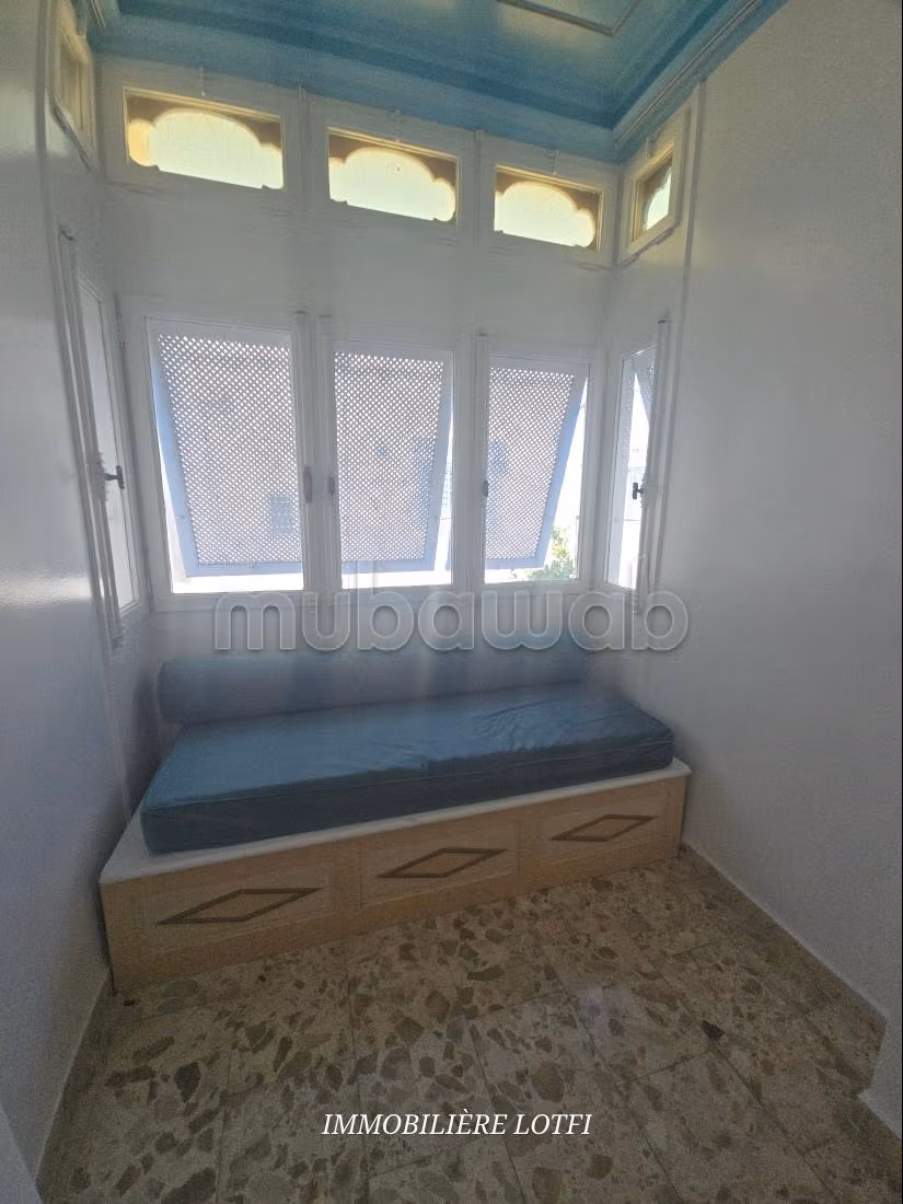Location villa de haut standing à Sidi Bousaid. Surface totale 400 m². Piscine, climatisation