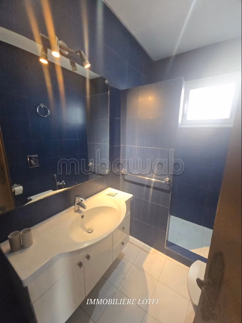 Location villa de haut standing à Sidi Bousaid. Surface totale 400 m². Piscine, climatisation