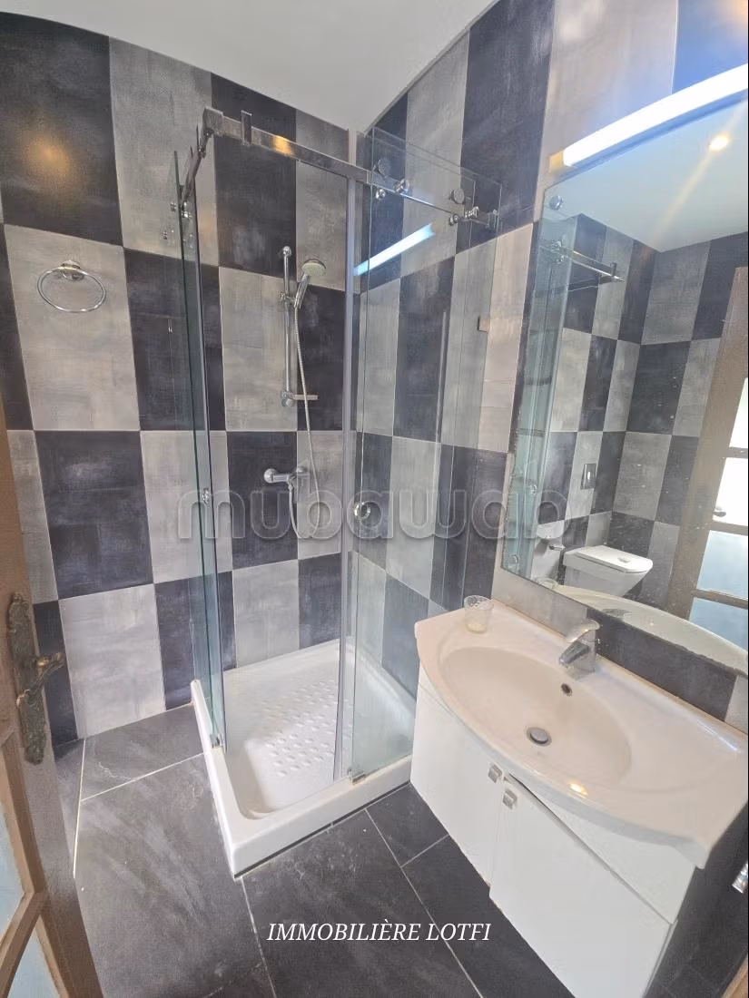 Location villa de haut standing à Sidi Bousaid. Surface totale 400 m². Piscine, climatisation