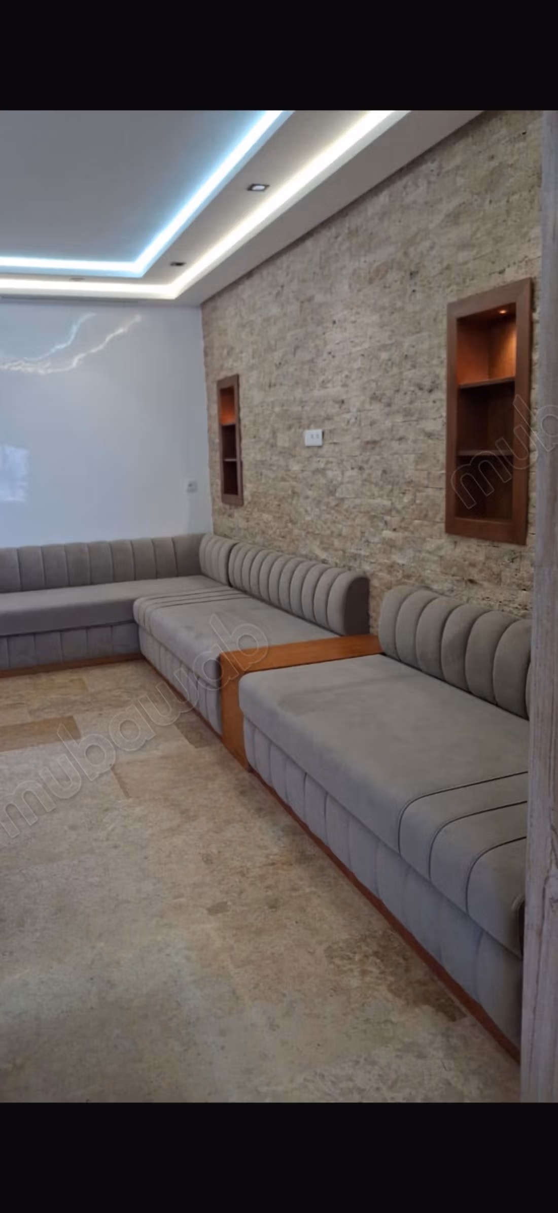 Bell'appartamento in vendita a M'Diq. 2 belle camere. Terrazza e giardino
