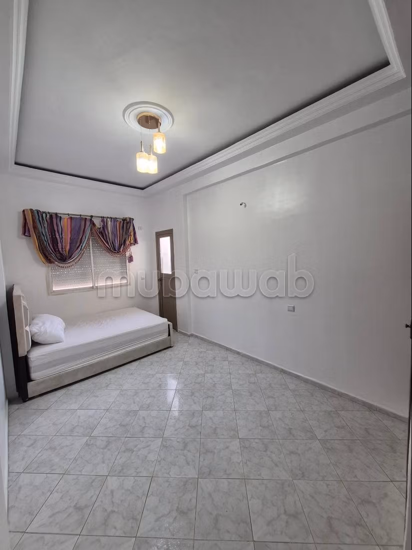 Bellissimo appartamento in affitto a Nouvelle Ville. Superficie di 100 m². Arredato