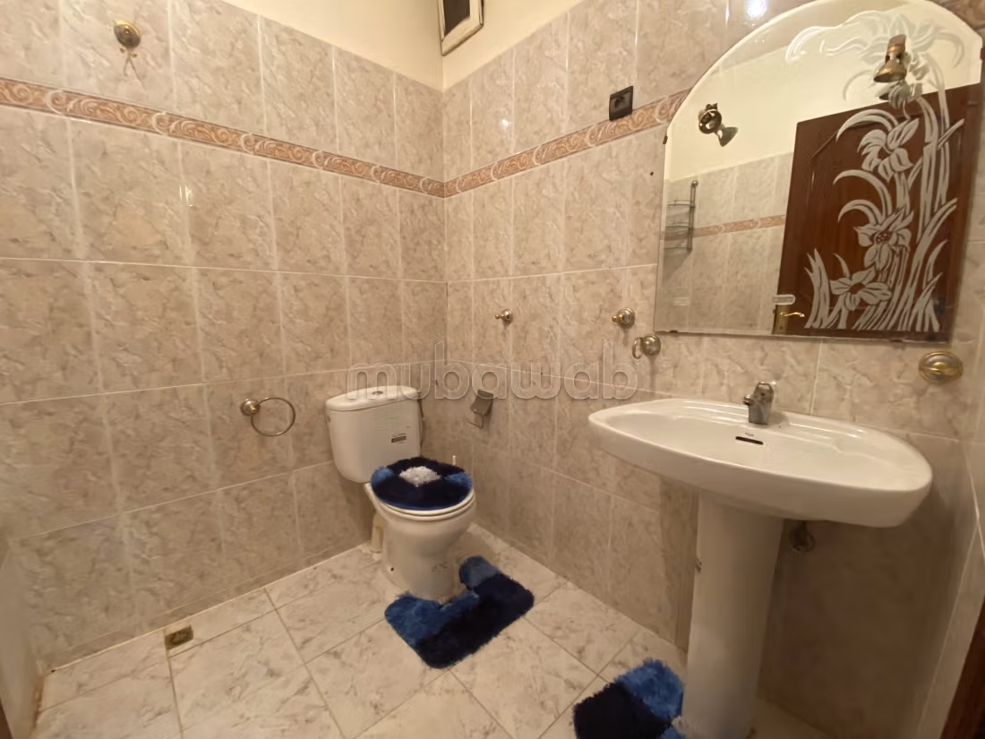 Location d'un appartement à Hay Al Azhar. 3 pièces. Service de concierge, cheminée