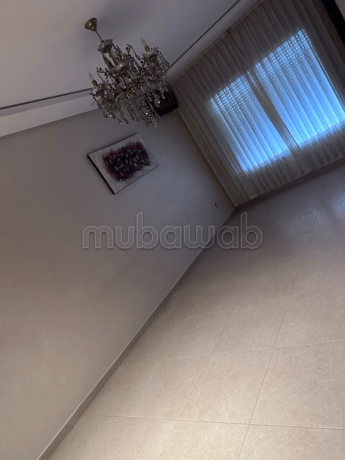 Vend appartement à Oulfa.
2 chambres agréables.
Avec garage et ascenseur — 2