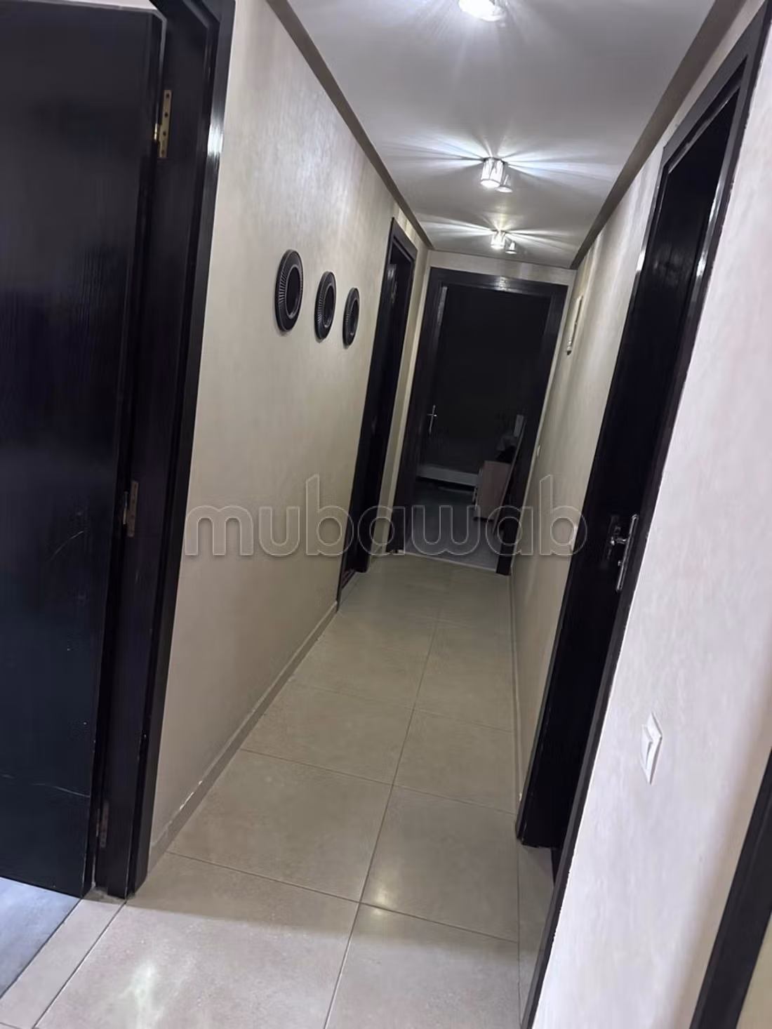 Vend appartement à Oulfa.
2 chambres agréables.
Avec garage et ascenseur — 3