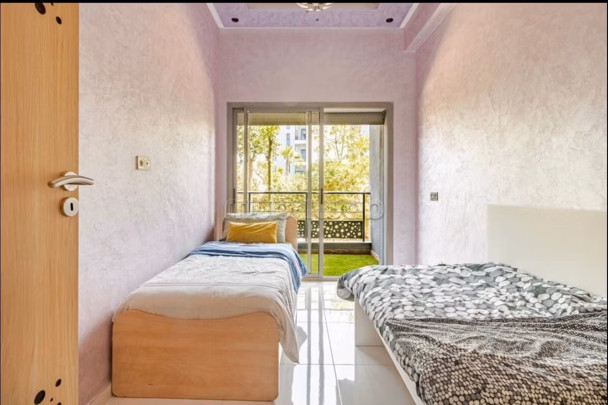 Affitta questo appartamento a El Mansouria. Superficie totale 80 m². Arredato