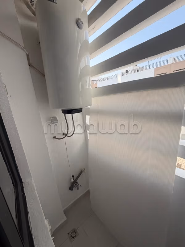 Apartment for rent in Harhoura. Area of 130 m². Double glazing and armored door