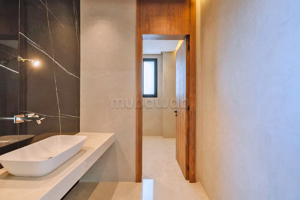 Villa moderne en 3 niveaux, 5 chambres