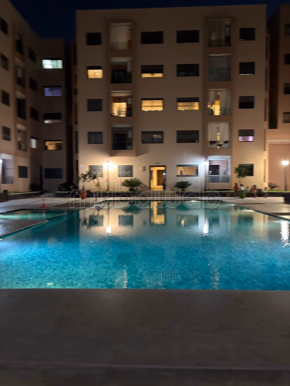 In affitto - Splendido appartamento arredato con piscina a Jenan El Ali