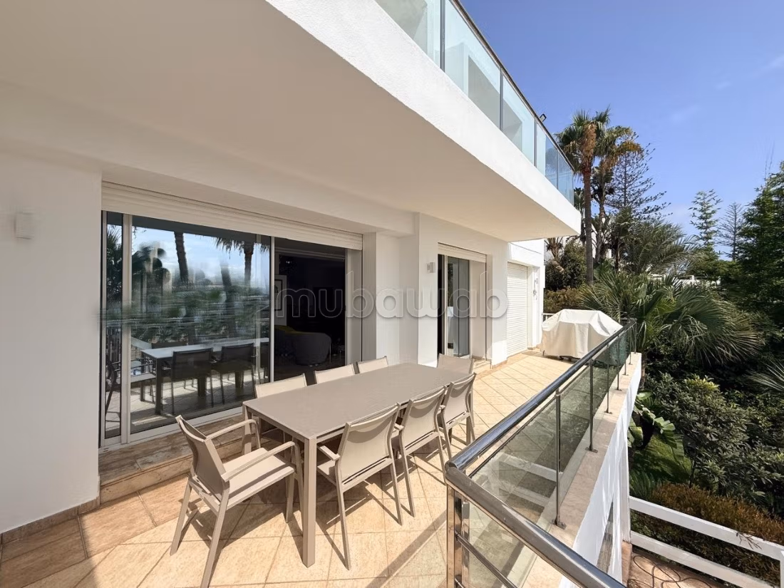 Luxe gemeubileerde villa met een prachtig uitzicht op zee