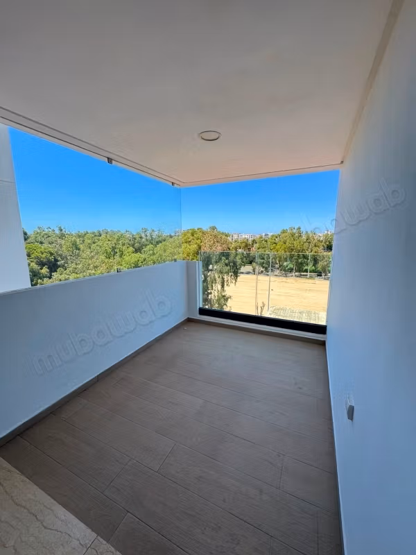 Apartamento cfc vacío de 2 habitaciones
