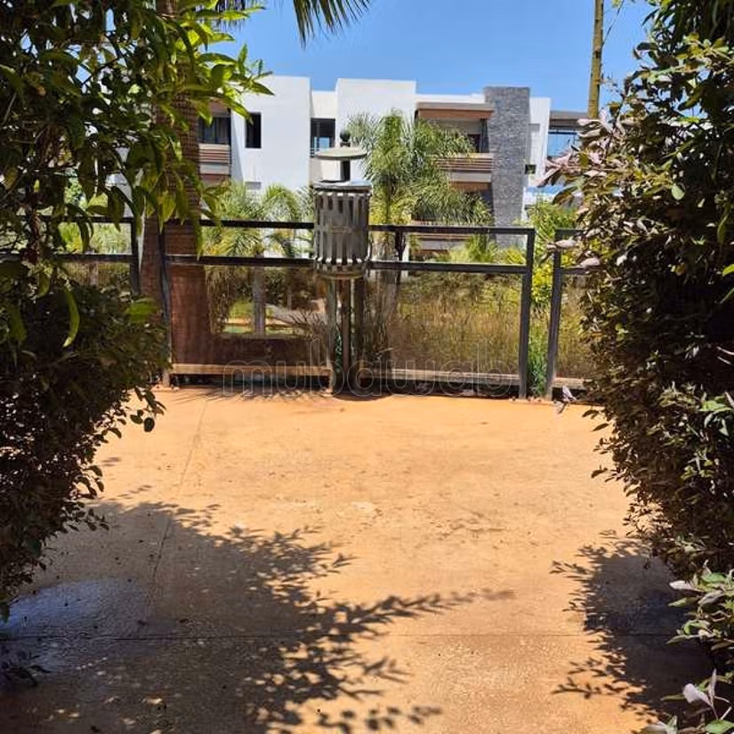 Appartamento in Affitto di 197.0 m² a Dar Bouazza, Tamaris1