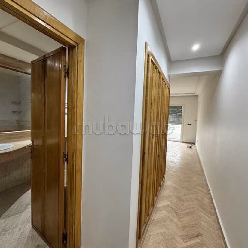 Appartement à Louer de 185.0 m² à Casablanca, Mers Sultan — 4