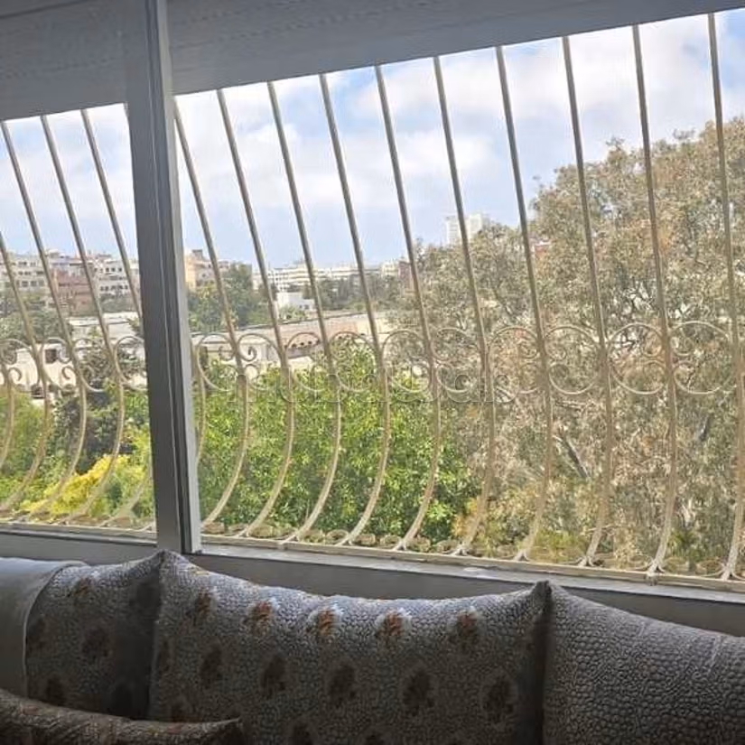 Appartement à Vendre de 180.0 m² à Casablanca, 
Hopitaux — 2