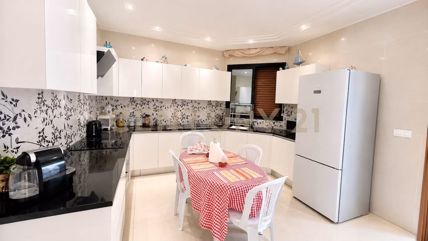 À louer villa S6 vacances à Jinéne Beni Khiar