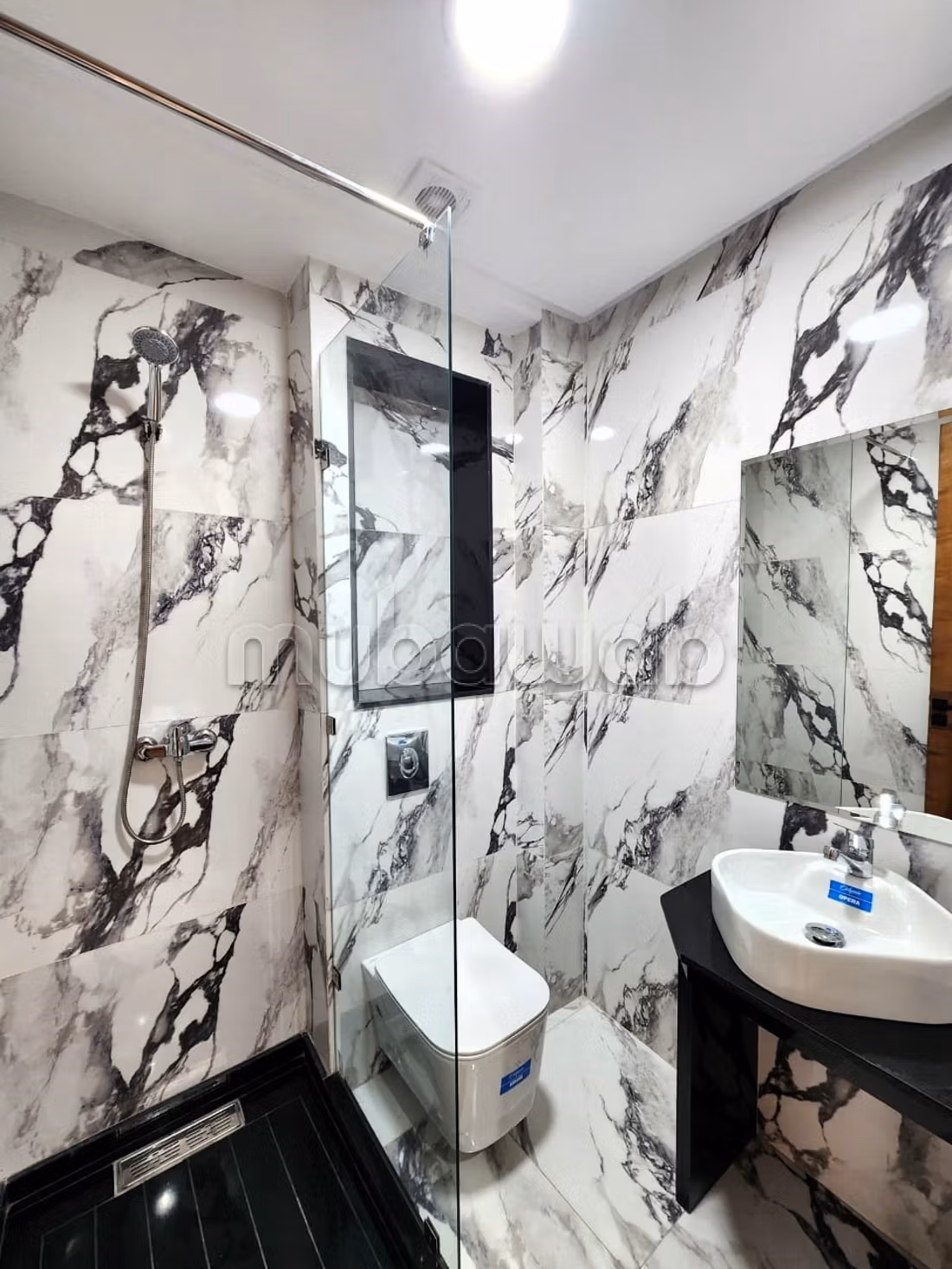 Luxe gemeubileerd studio van 52m2 in de Racine buurt