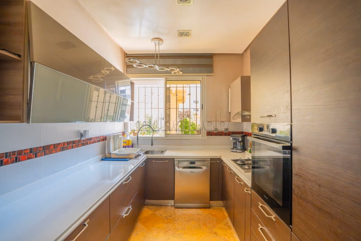 Superb R2 house with basement in Al Wifaq - Temara