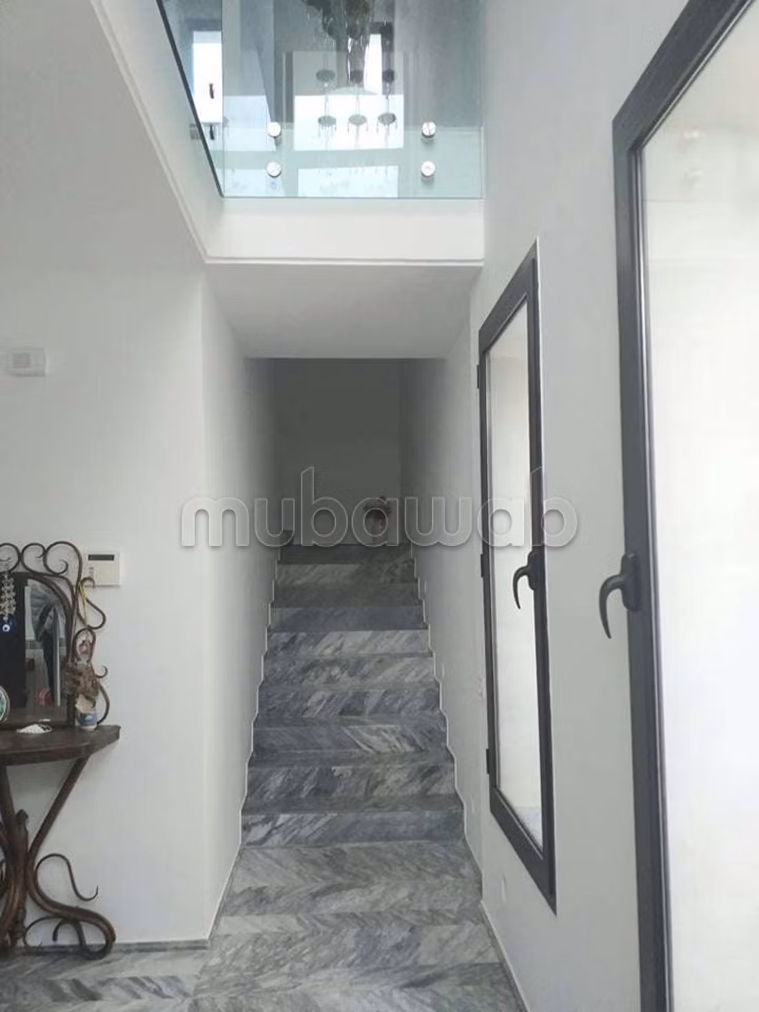 Une villa meublée avec piscine et vue sur mer à Gammarth