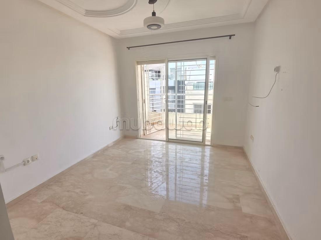 Apartamento con terraza en Agdal