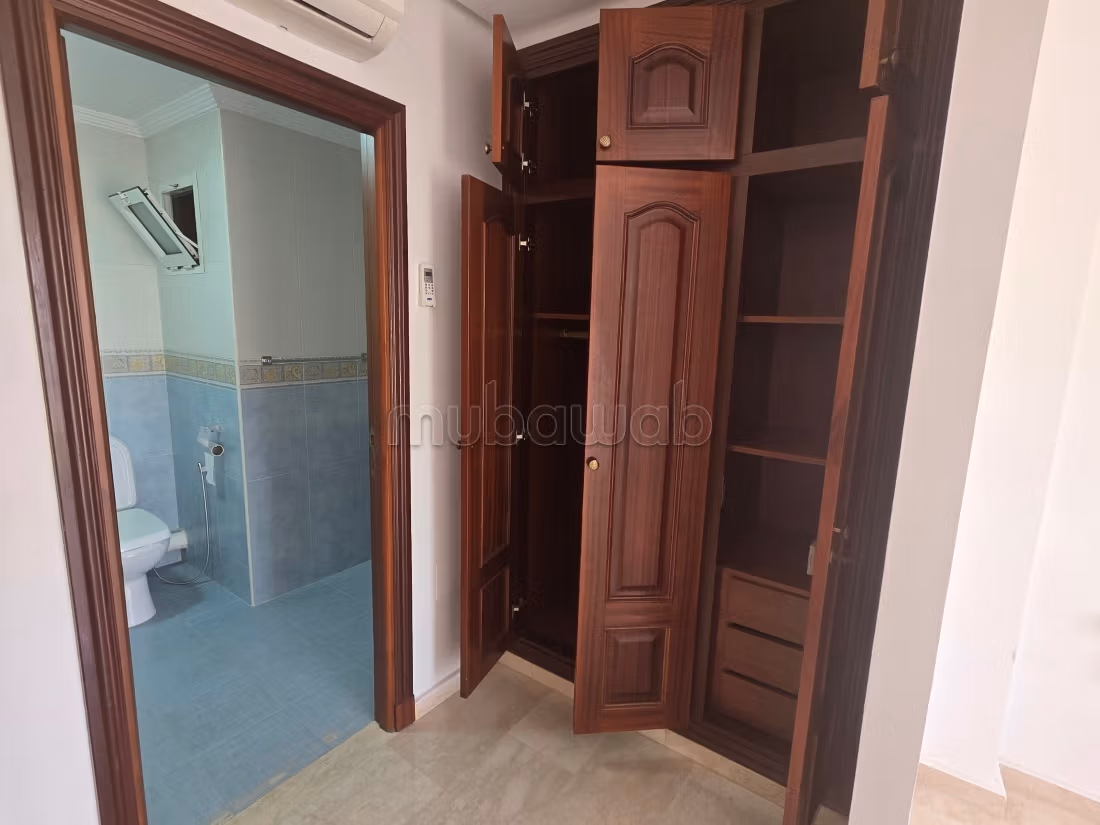 Apartamento con terraza en Agdal