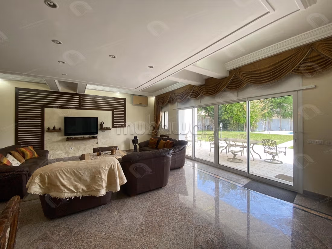À vendre villa piscine terrain 2048 m²