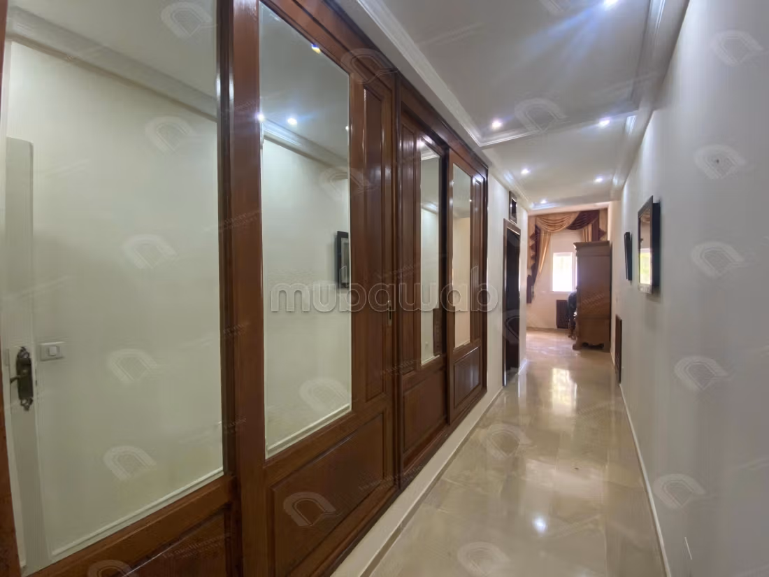 À vendre villa piscine terrain 2048 m²