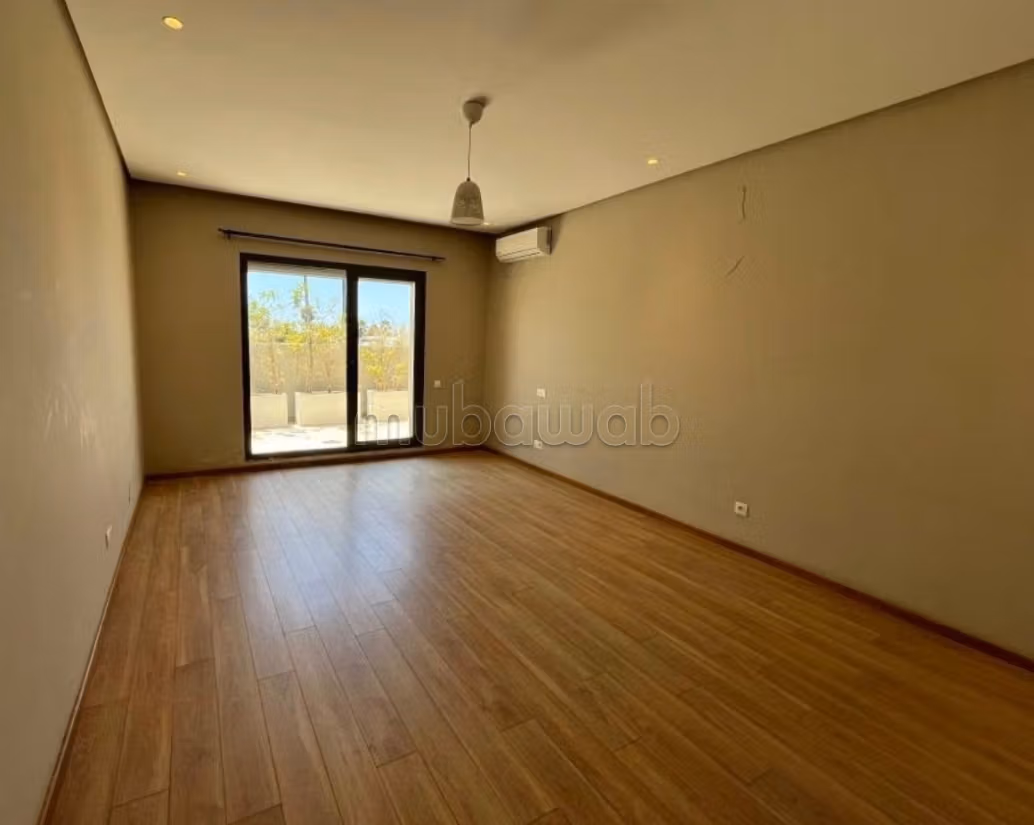 Villa de luxe à louer à Anfa Supérieur. Surface totale 700 m². Parking et jardin