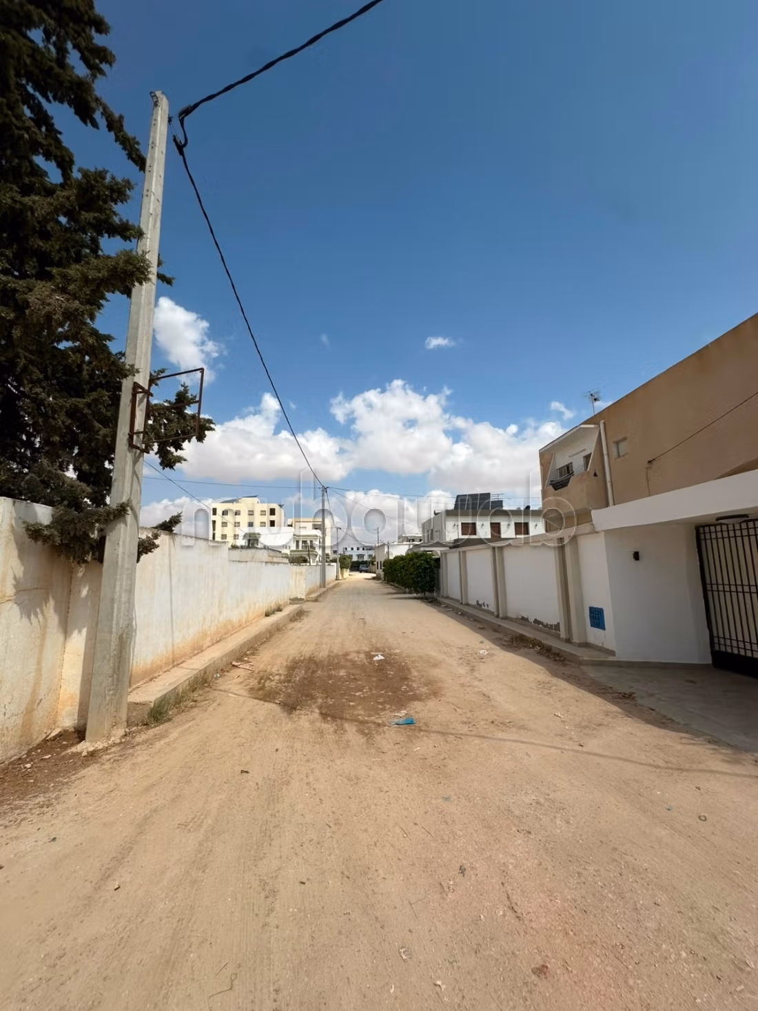 Terrain de 1 334 m² à vendre – Route El Ain Km 4