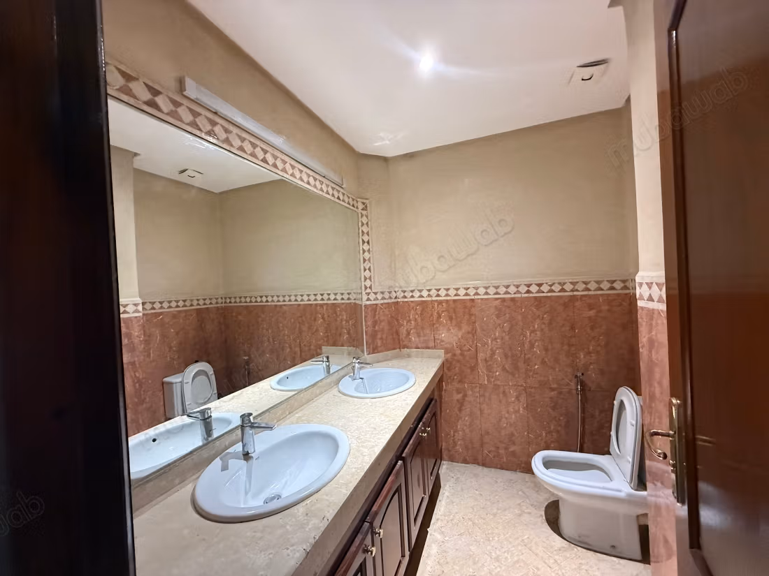 Bellissimo appartamento spazioso in affitto a Hay Riad