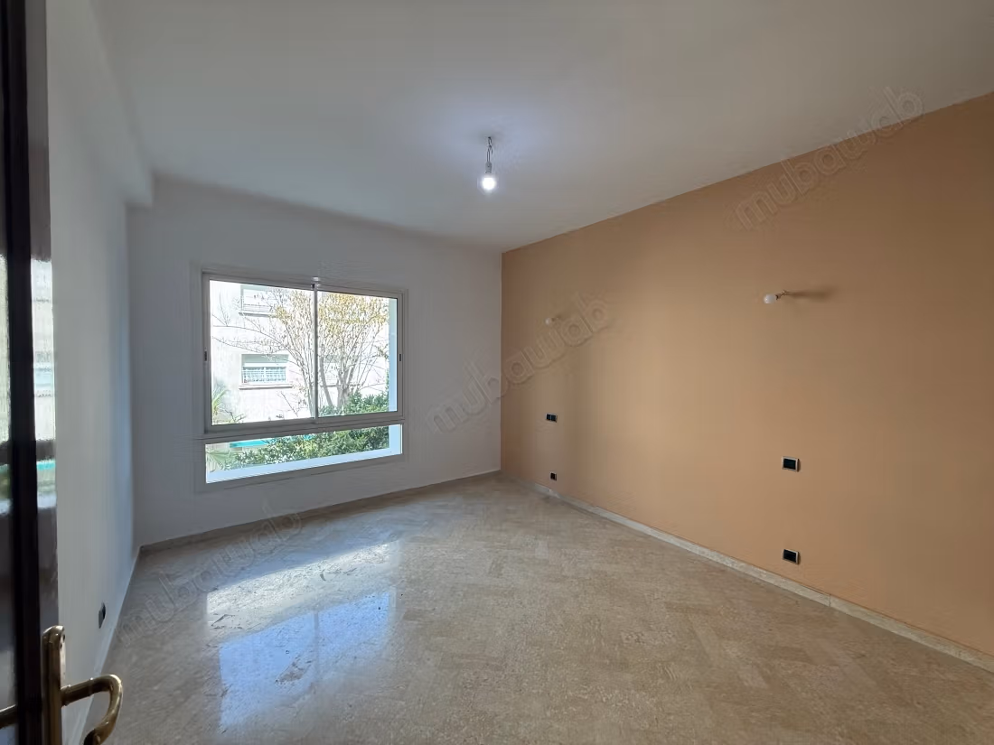 Bellissimo appartamento spazioso in affitto a Hay Riad