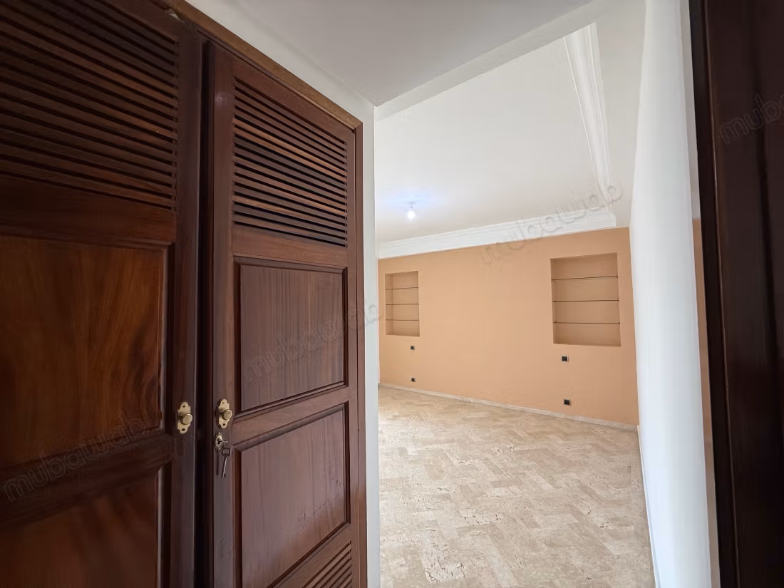 Bellissimo appartamento spazioso in affitto a Hay Riad