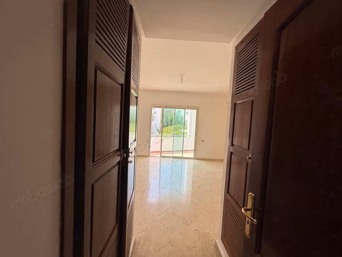 Bellissimo appartamento spazioso in affitto a Hay Riad
