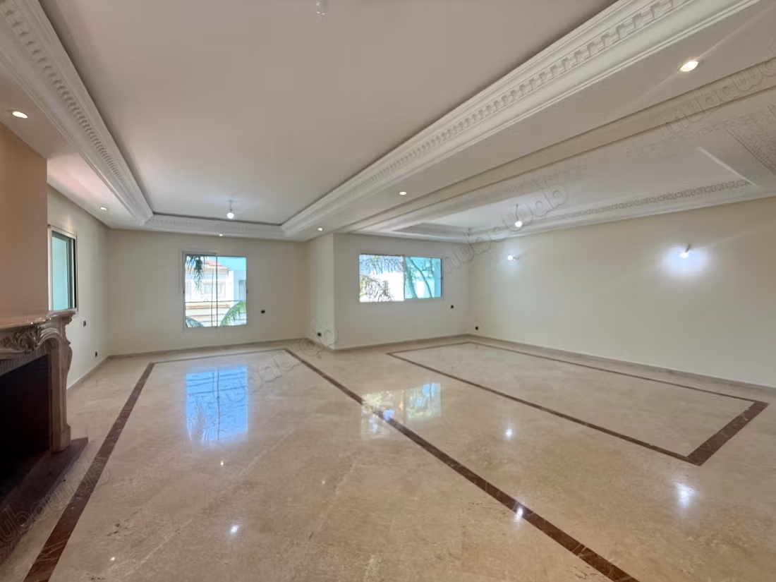 Bellissimo appartamento spazioso in affitto a Hay Riad