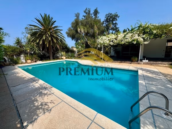 Location villa avec piscine au souissi
