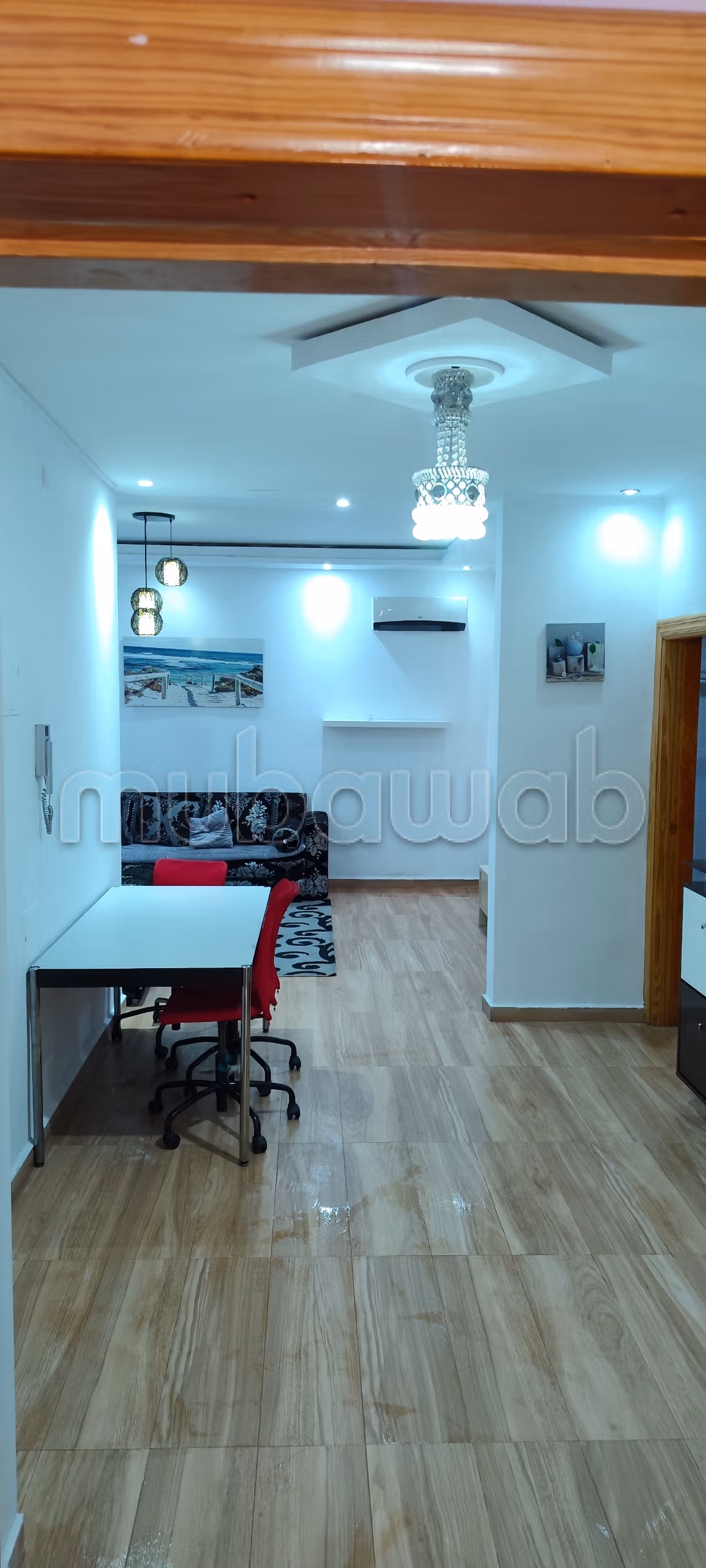 Huurappartementen. Oppervlakte 130 m². Gemeubileerd