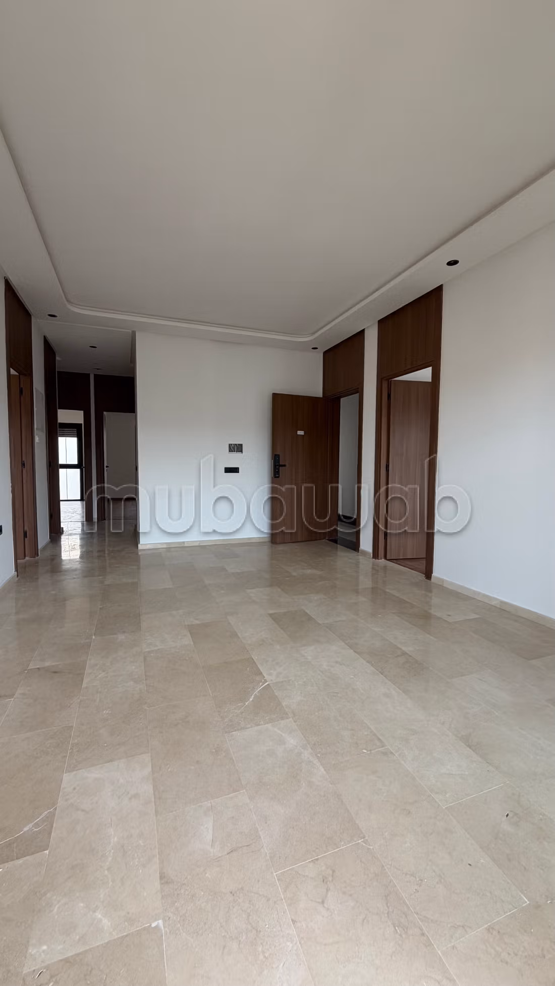 New empty apartment for rent in Darbouazza