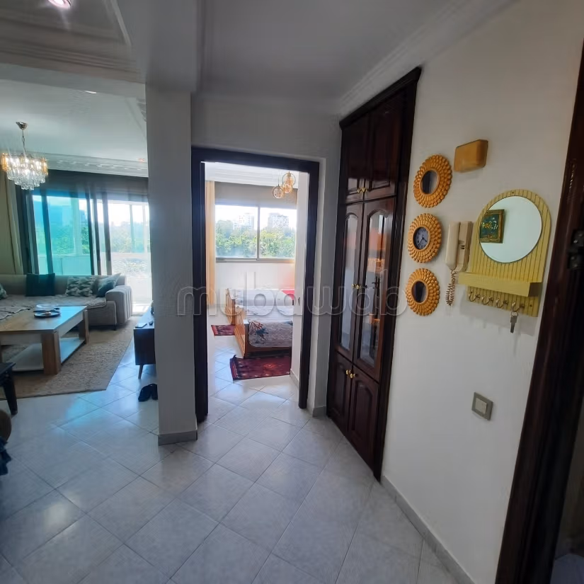 In affitto – Bell'appartamento arredato a Beauséjour, vicino a Casa Finance City