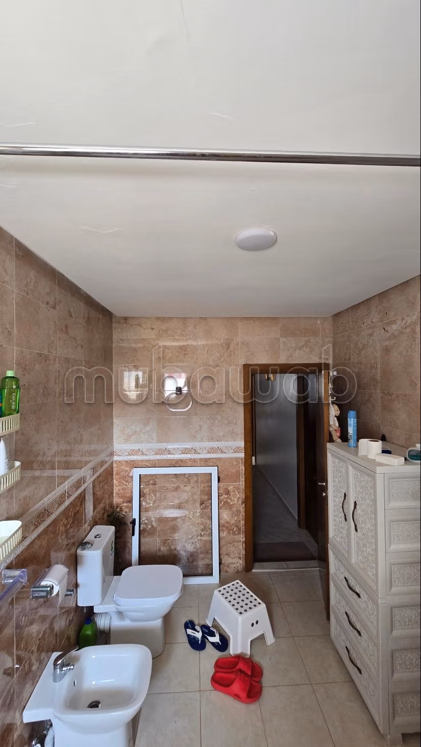 Superbo appartamento in affitto a M'Diq. 2 camere piacevoli. Arredato