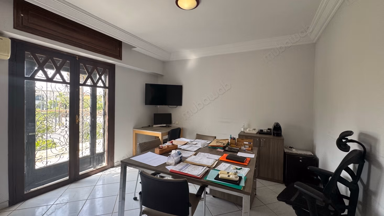 Location de bureaux à Sidi Maarouf.
Surface de 500 m².
Jardin et terrasse