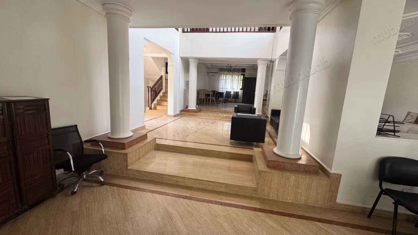 Location de bureaux à Sidi Maarouf.
Surface de 500 m².
Jardin et terrasse