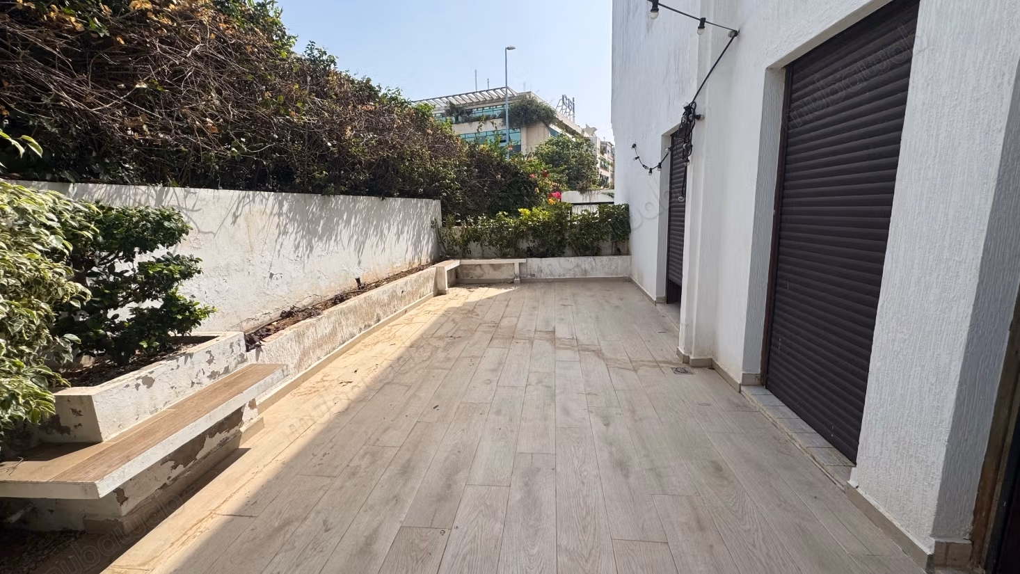 Location de bureaux à Sidi Maarouf.
Surface de 500 m².
Jardin et terrasse