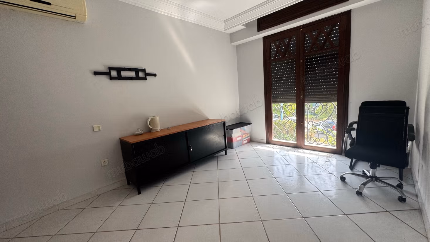 Location de bureaux à Sidi Maarouf.
Surface de 500 m².
Jardin et terrasse