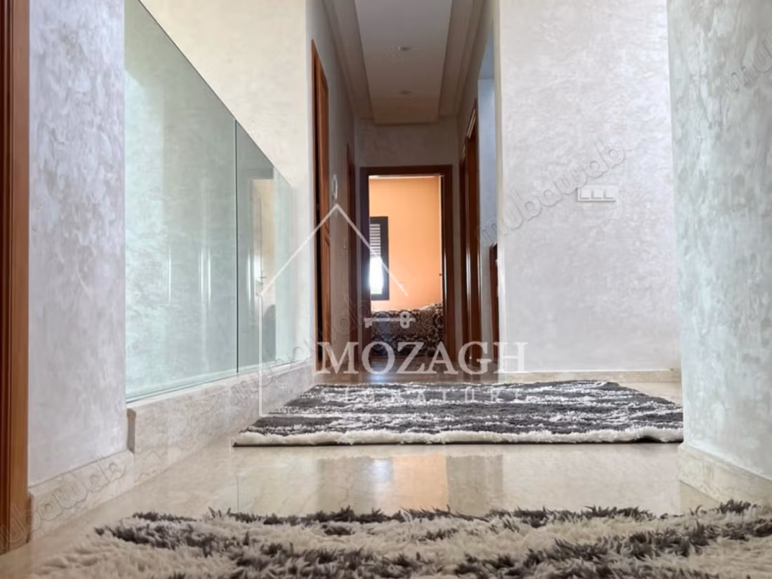 Bella villa con 4 camere da letto e piscina privata a Targa