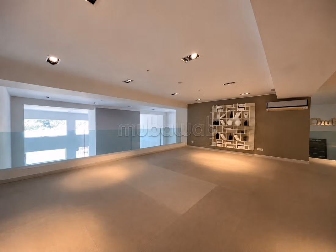 In affitto spazio commerciale 460 m² a La Soukra