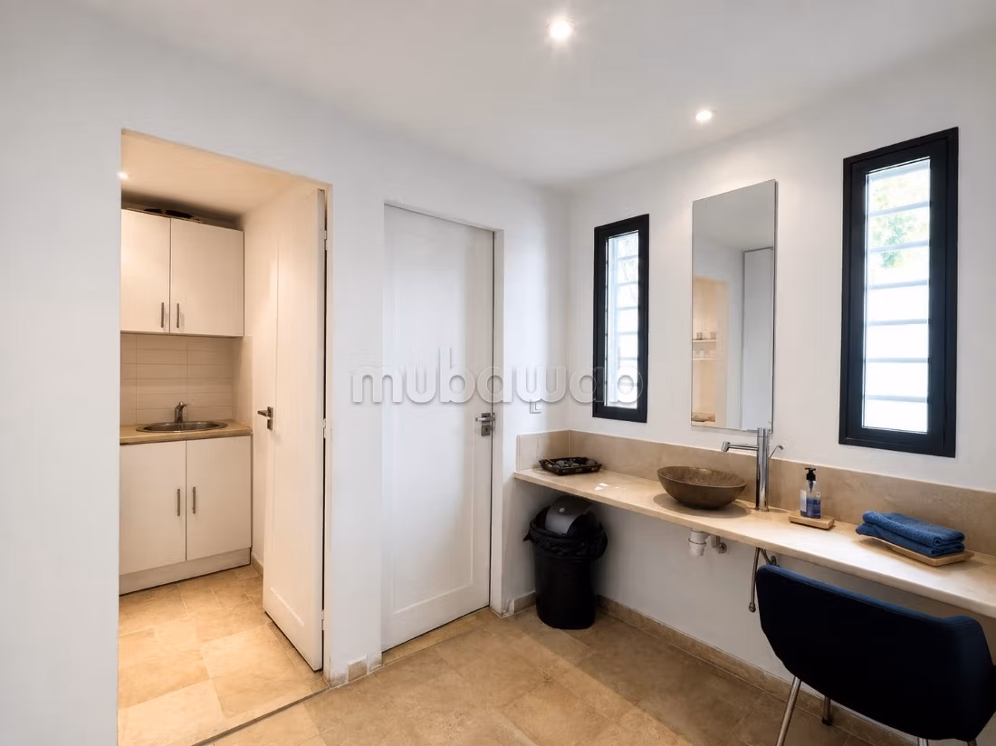 In affitto spazio commerciale 460 m² a La Soukra