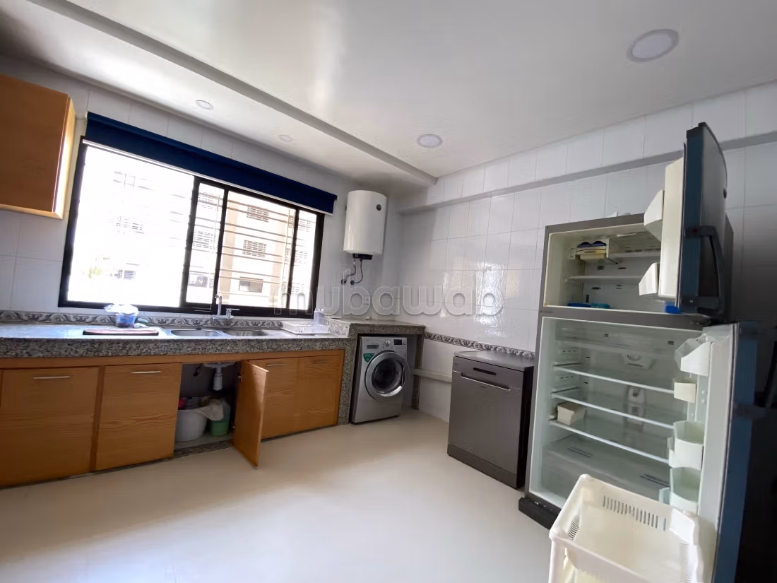 Superbo appartamento in affitto ad Agdal. 2 camere confortevoli. Ben arredato