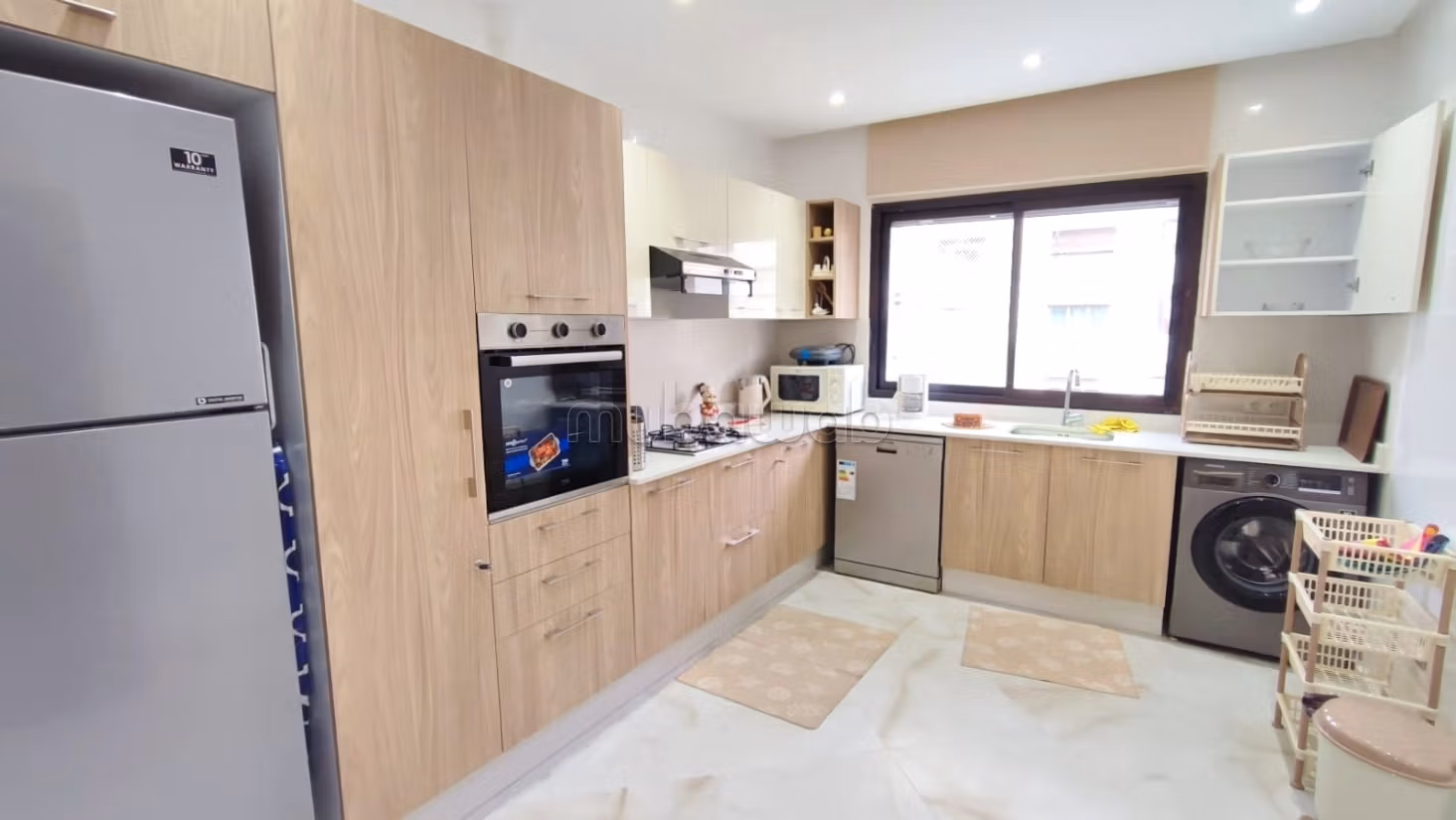 Appartement rénové à vendre 
Racine Extension — 3